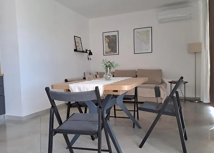 Rak דירה Ražanj